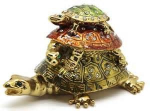 Turtle Pyramid - Stack of 3 turtles hinged trinket box