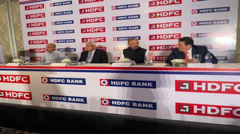 HDFC Chairman Deepak Paresh addressed a press conference on the merger.
