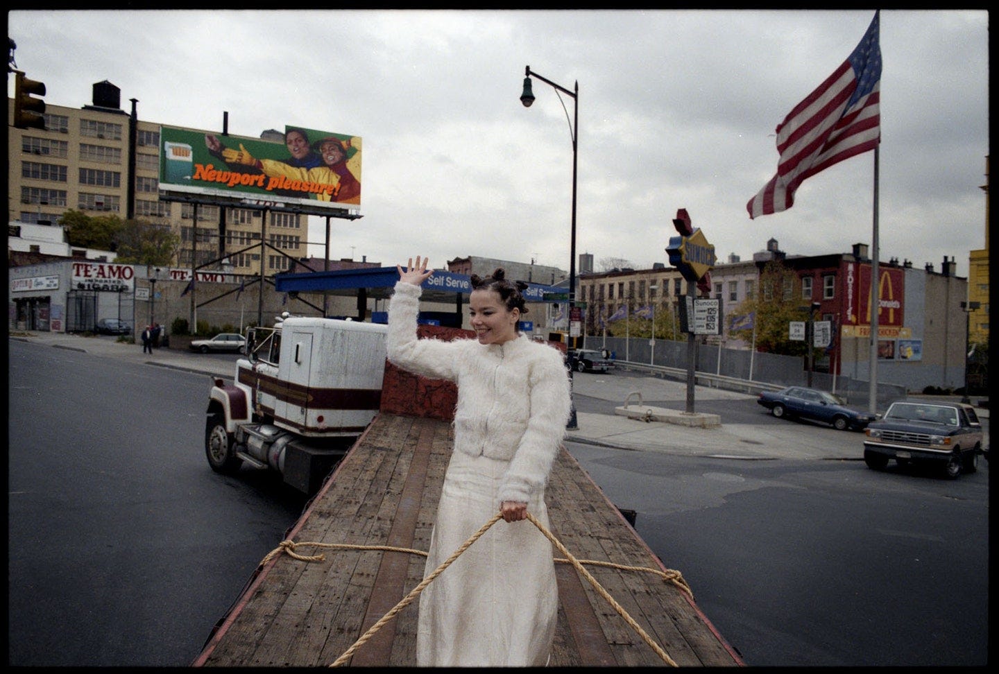 A shot of Björk from the only color roll of film Sednaoui shot that day.