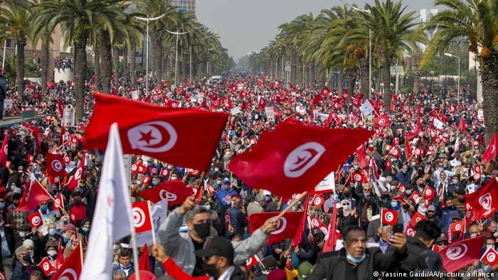 Tunisia: Thousands protest amid political standoff | News | DW | 27.02.2021