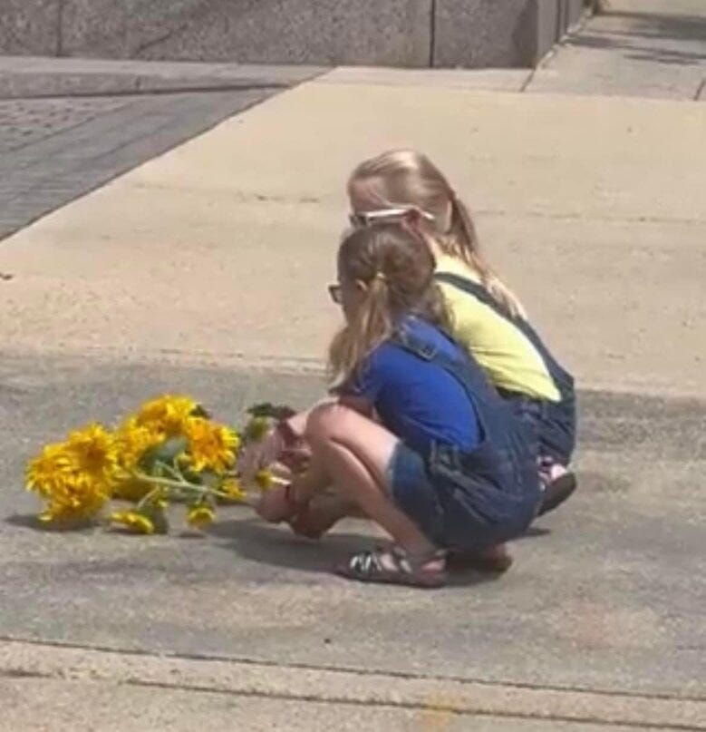 The Russian diplomat trampled the sunflowers that children brought to the Russian embassy in Washington: they act on the invaders like holy water on the devil, - Markarova 02