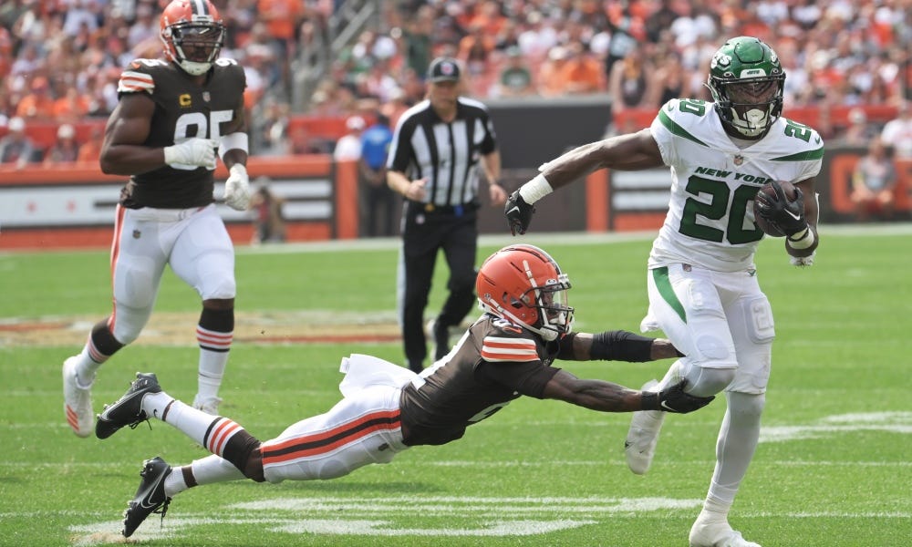 Breece Hall second Jets rookie with first touchdown vs. Browns