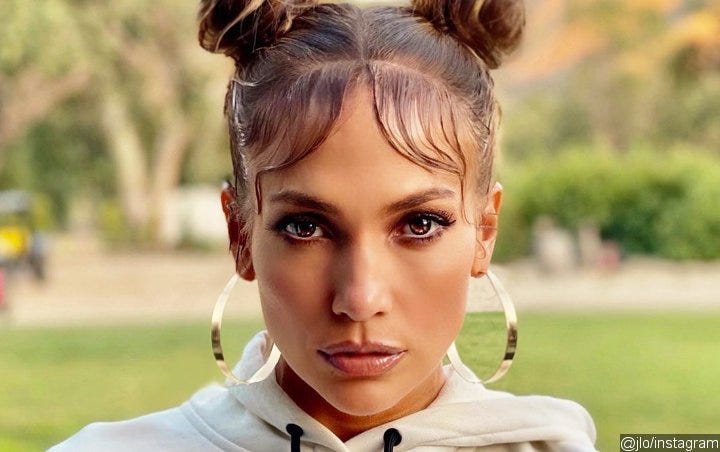 Jennifer Lopez Trolled Over Her &#39;Baby Hairs&#39; Photo