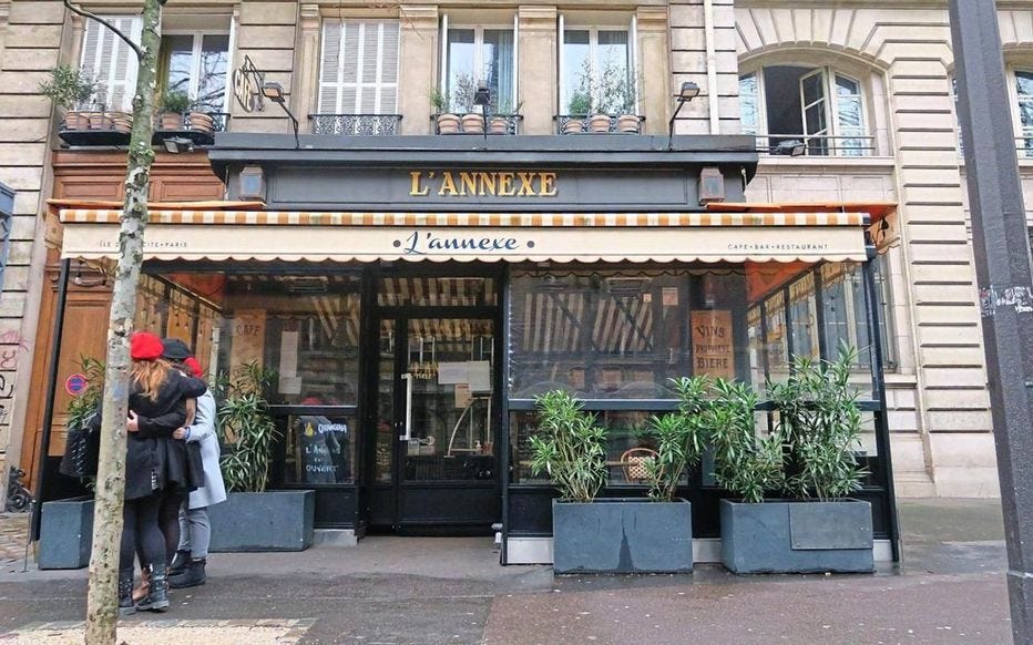  Paris, boulevard du Palais (4e), ce dimanche midi. L’Annexe encourt une fermeture administrative de 15 jours après le contrôle de vendredi midi. 