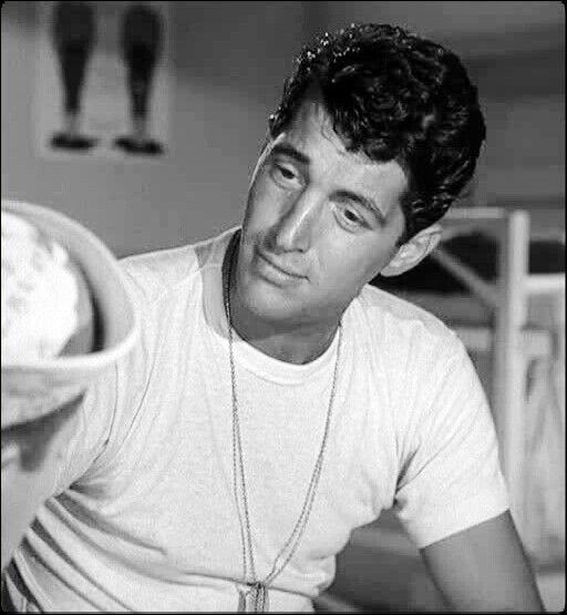 Young Dean Martin, me likey … | Dean martin, Old movie stars, Jerry lewis