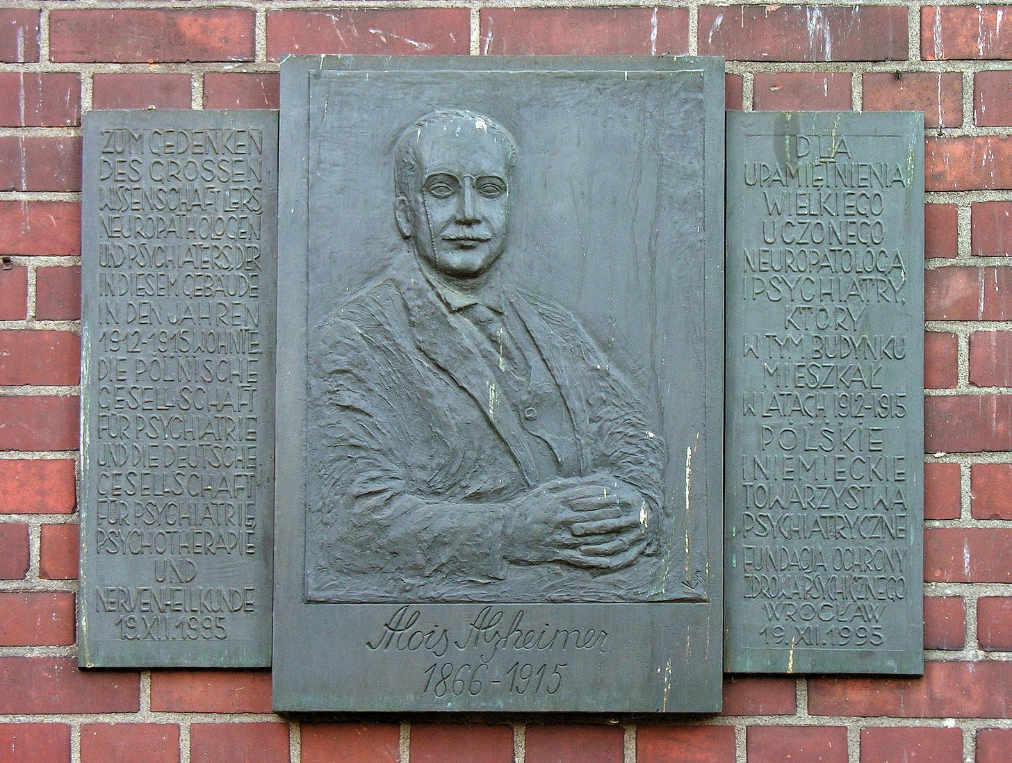 Memorial plaque in Wrocław, ul. Bujwida 42