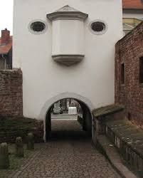 23 Buildings with Unintentionally Funny Faces «TwistedSifter