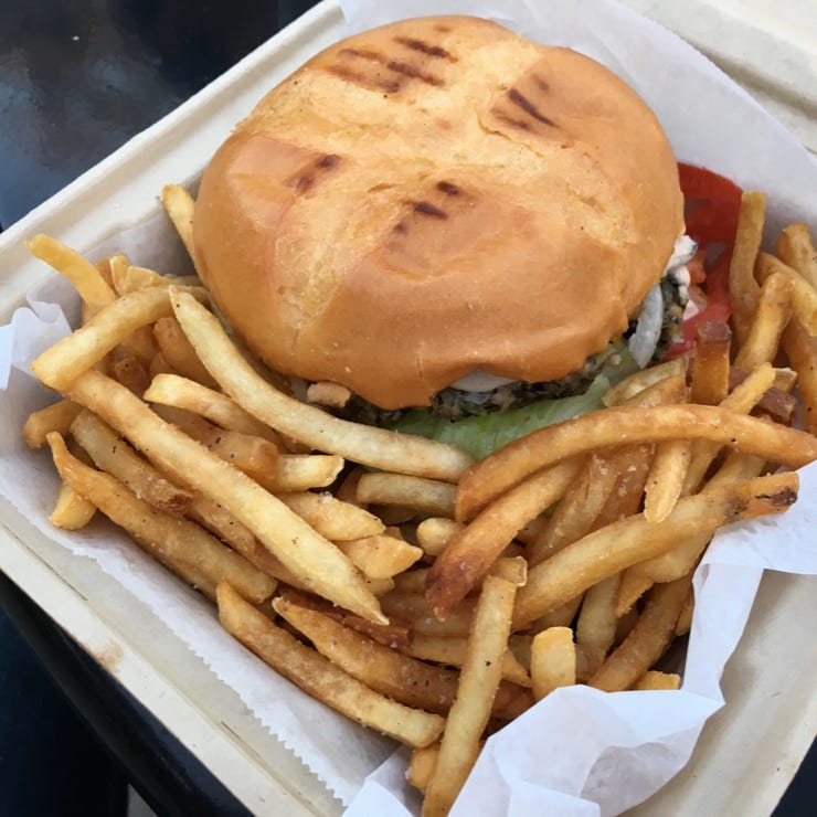 Vegan user review of The Treehouse in Stanford. Treehouse Burger - veggie burger with jalapeño  #food #dinner #restaurant