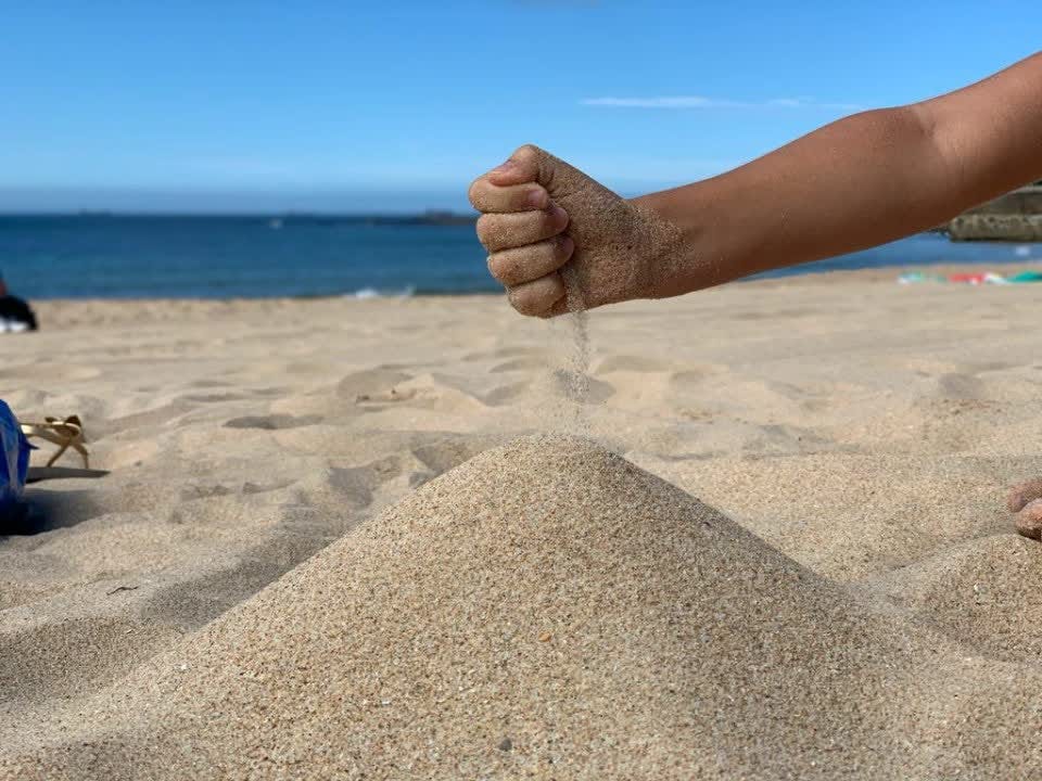 Beach Physics for Economists: Sand piles! | by Closer | Closer Consulting | Medium