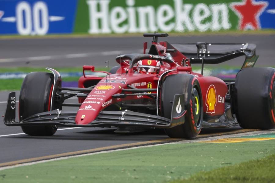 F1, il team radio di Leclerc: “Devo spingere per il giro veloce”. Risposta:  “No, nessuno può batterlo” – OA Sport