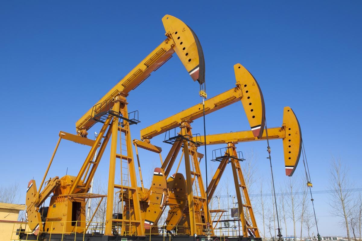 Drilling for Black Gold: How Does an Oil Derrick Work - Science Struck