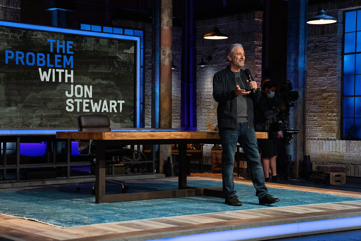 Jon Stewart Has a New Talk Show, but He Plans to Do More Listening - The  New York Times