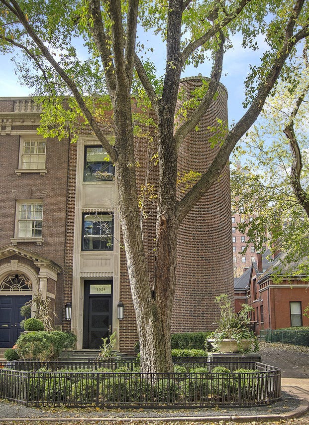 In 2000, Ron Chez purchased a home overlooking Chicago’s Lincoln Park for $2.2 million and began an ambitious renovation of the U-shaped interior.