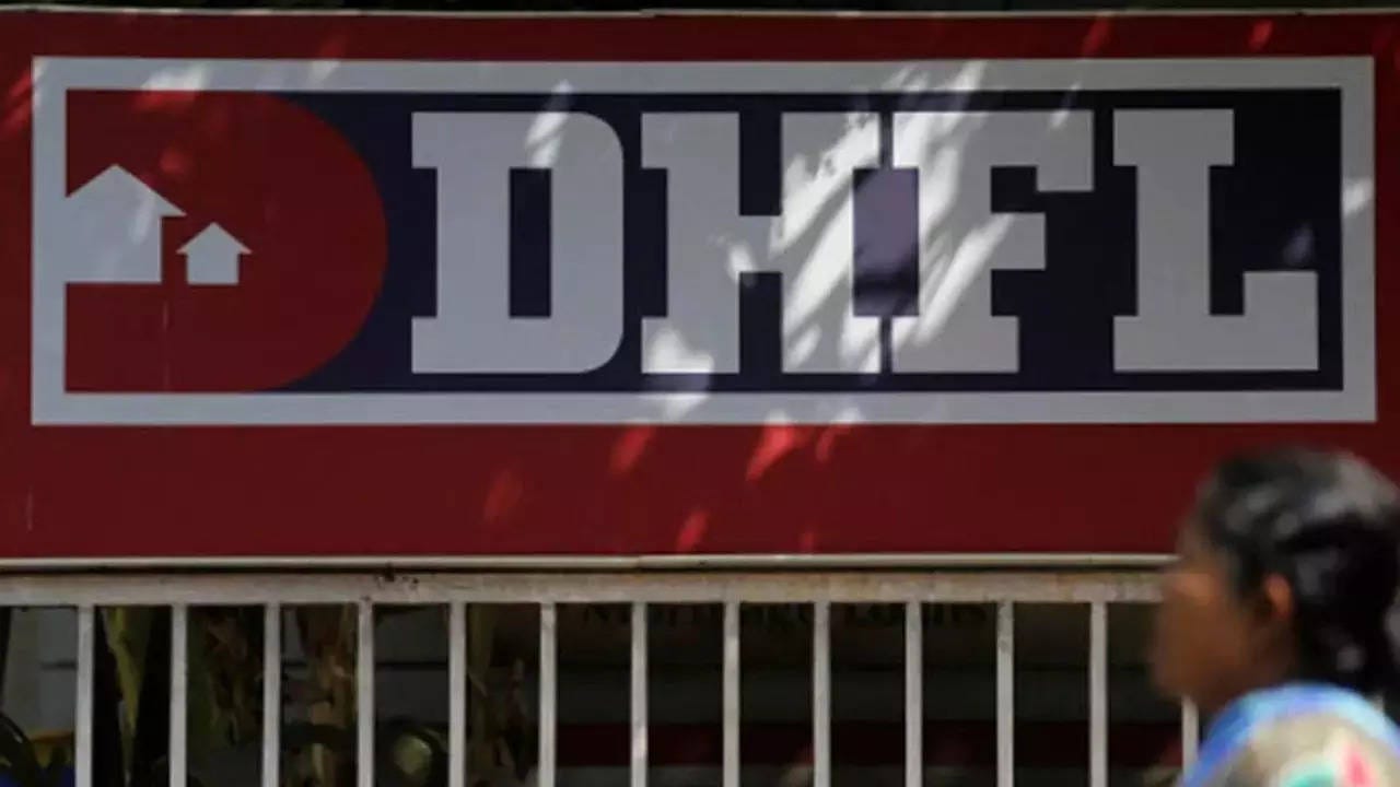 DHFL, Wadhawans booked by CBI in ₹34,615cr bank fraud | India News - Times  of India