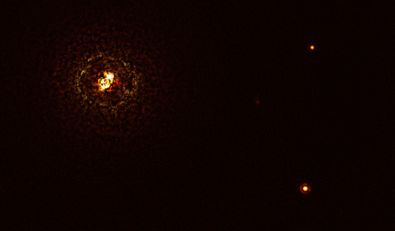 This image shows the most massive planet-hosting star pair to date, b Centauri, and its giant planet b Centauri b. This is the first time astronomers have directly observed a planet orbiting a star pair this massive and hot. Image: ESO/Janson et al.