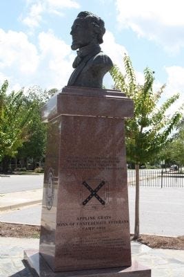 Jefferson Davis Memorial. Hazlehurst, Georgia. Picture by Mike Stroud, August 20, 2009. Accessed by Historical Marker Database