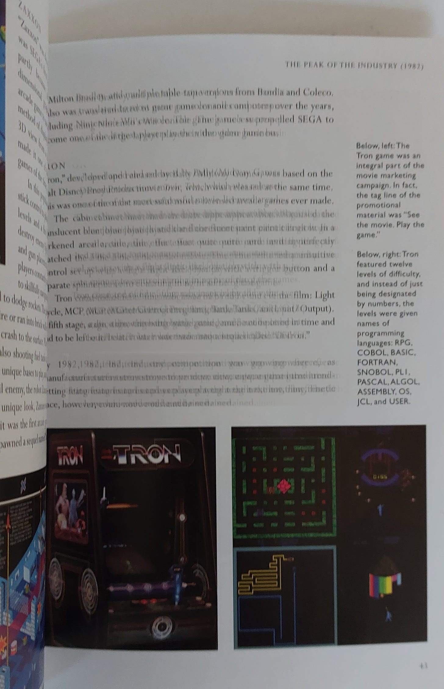 Foto de una pagina del libro sobre Tron