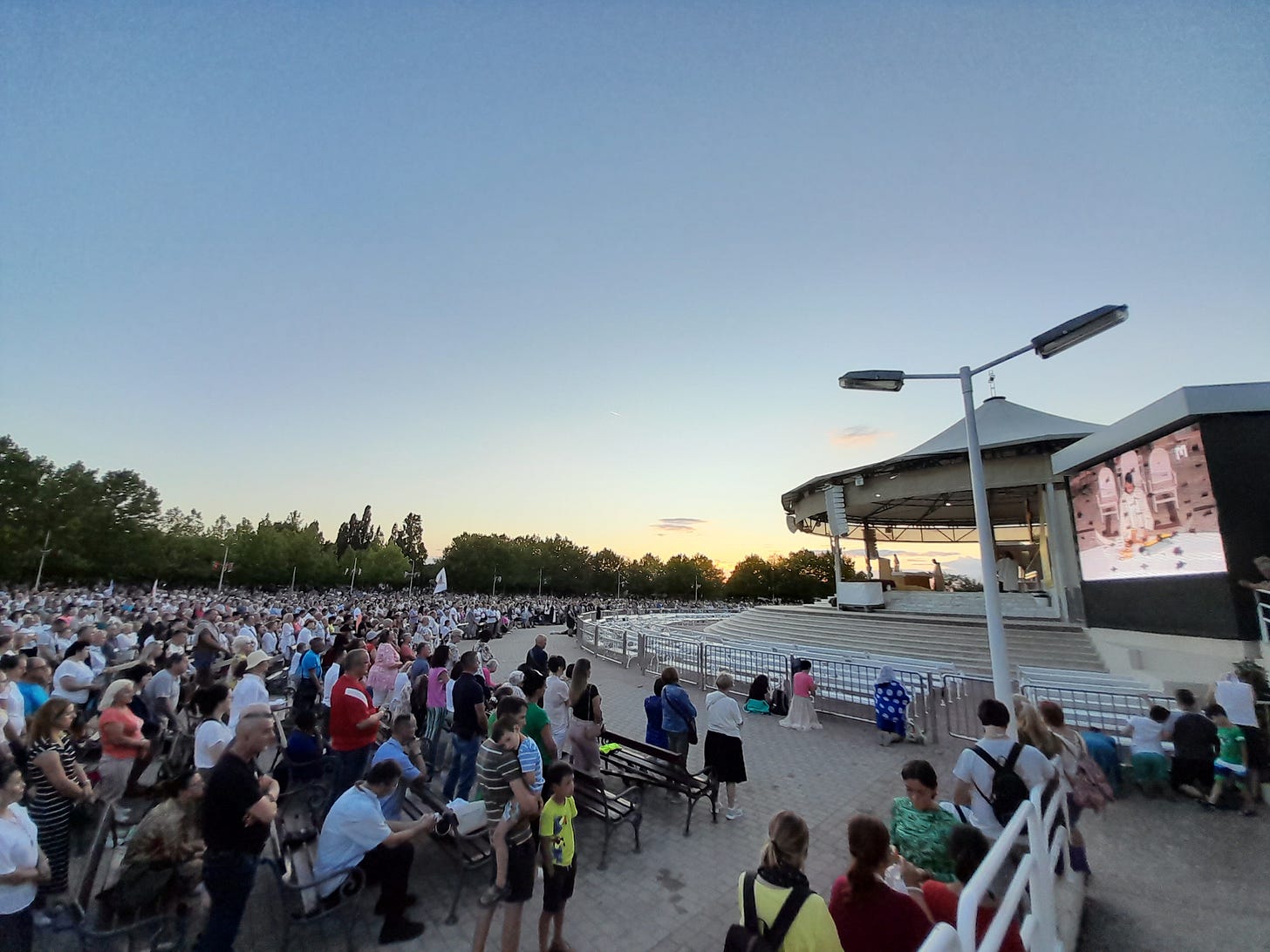 Medjugorje Messa nella spianata
