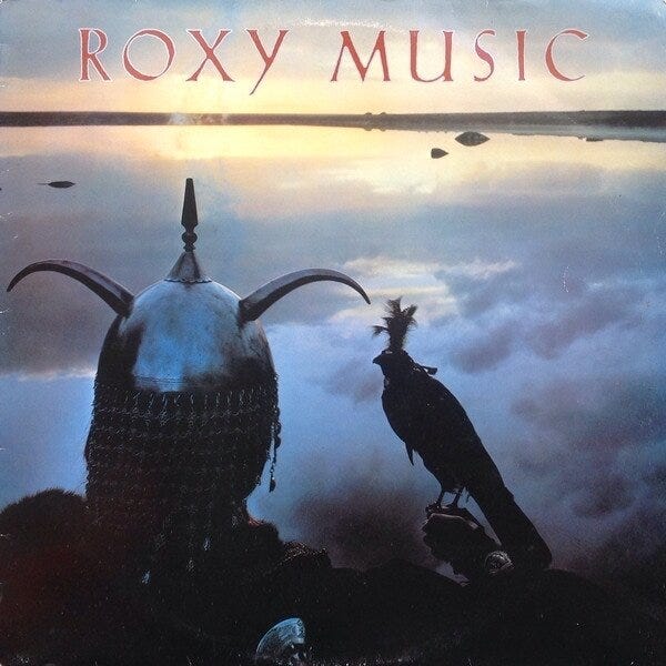 Pochette de disque, femme soldat casquée avec faucon devant une montagne, Roxy Music, Angleterre