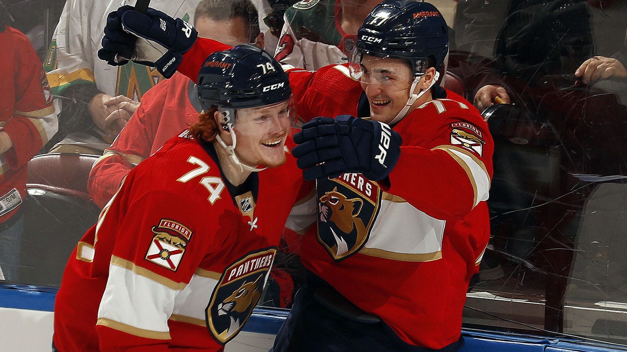 Panthers edge Wild to remain perfect at home | theScore.com