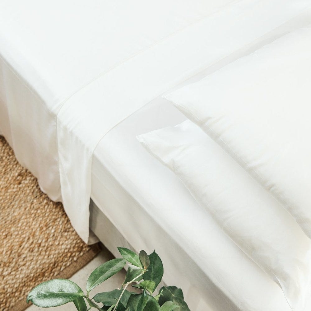 Ettitude_organic_bamboo_lyocell_sheet_set_feather_white_1.jpg