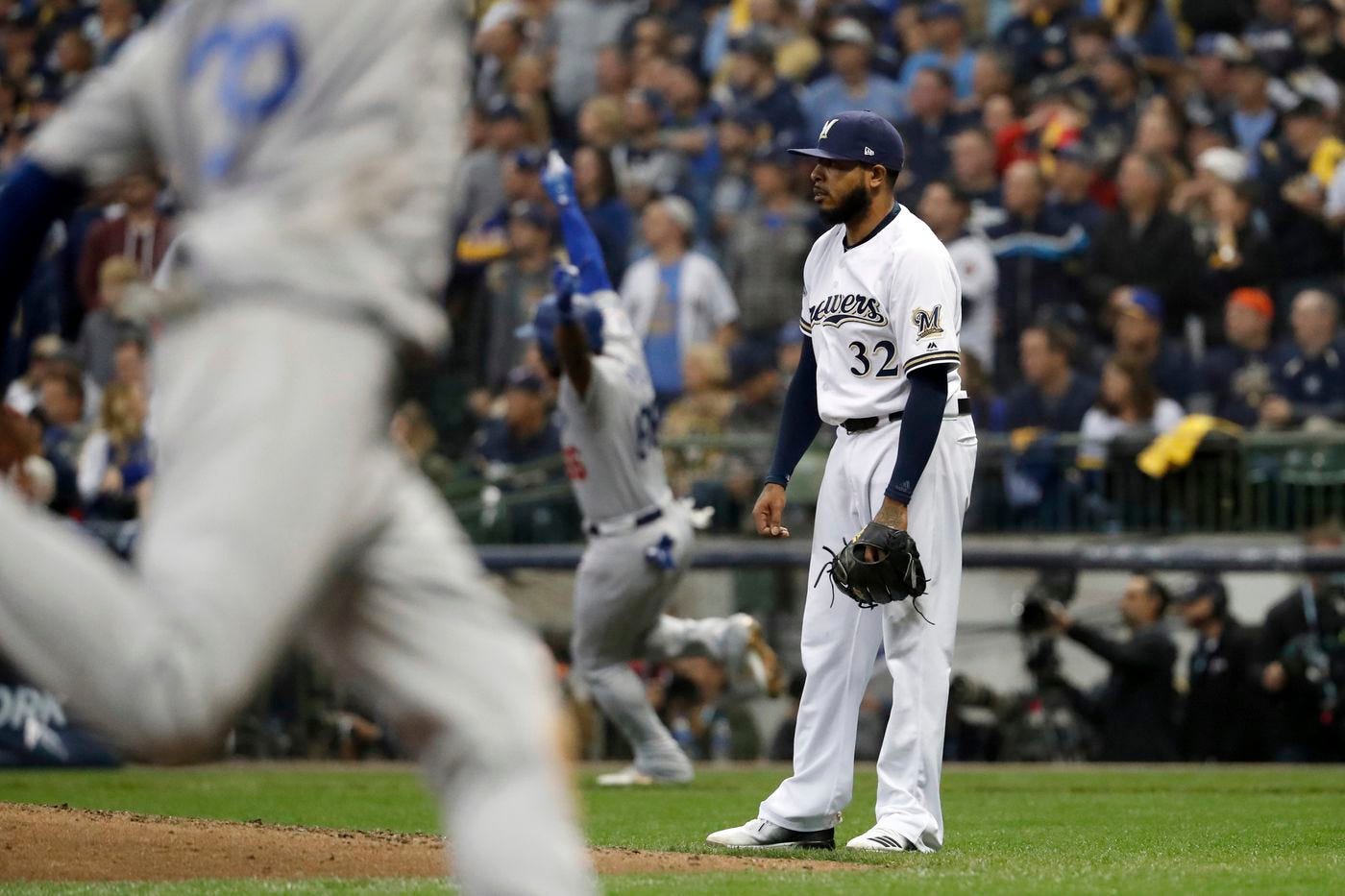 Brewers&#39; bullpen runs out of gas in Game 7 loss to Dodgers