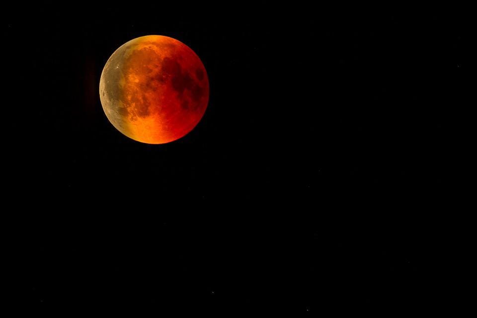 Free photos of Lunar eclipse