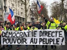 Bonjour pouvez vous m'aider à expliquer ce que veut dire « la démocratie  directe pouvoir au - Nosdevoirs.fr