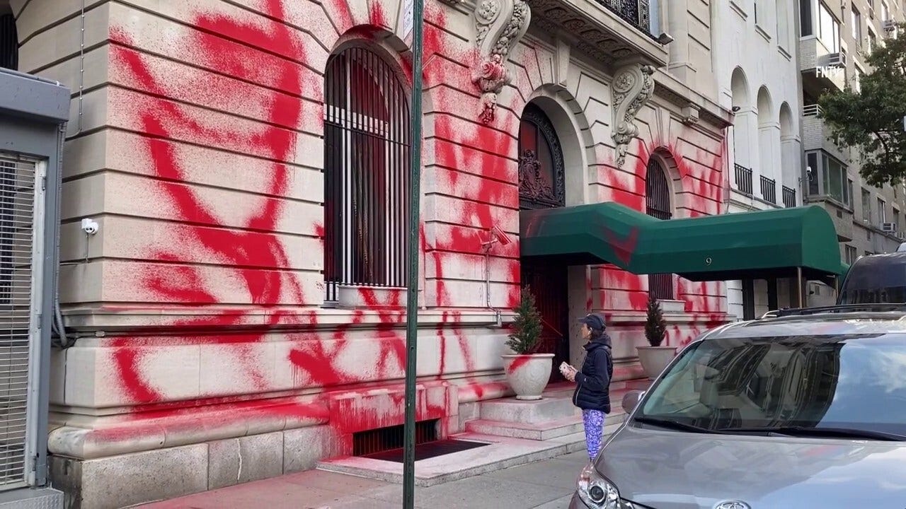 Russian embassy in NYC vandalized as Putin annexes Ukrainian territory |  Fox News