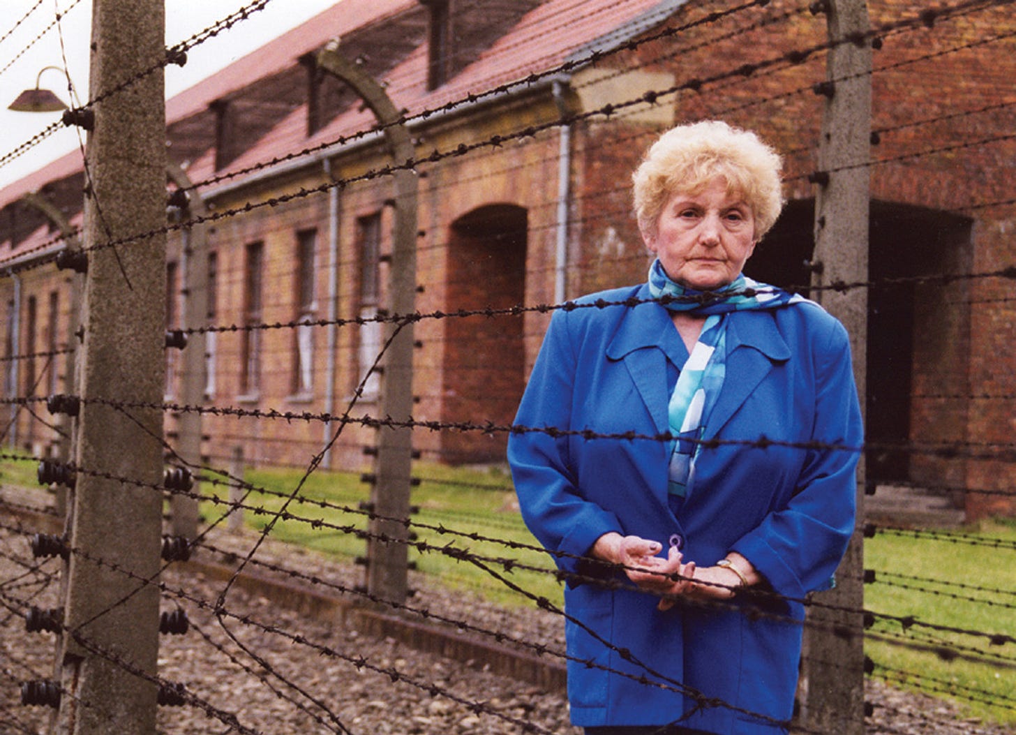 Eva Kor, Survivor of Twin Experiments at Auschwitz, Dies at 85 - The New  York Times