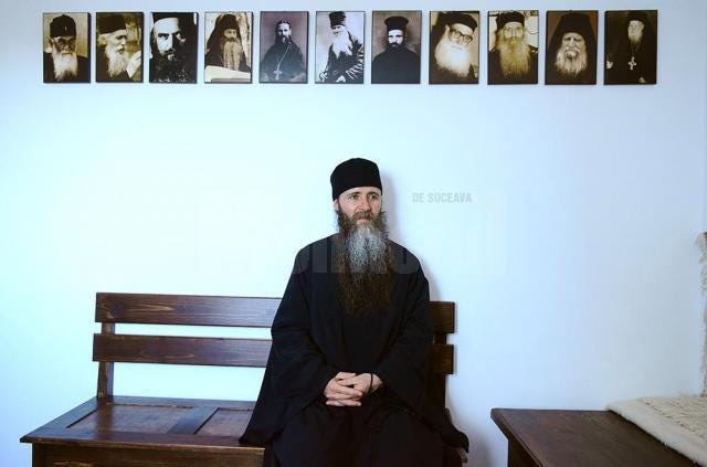 Părintele Arsenie Muscalu de la Mănăstirea Cornu, din judeţul Prahova (FOTO  1) » Monitorul de Suceava - joi, 19 februarie 2015