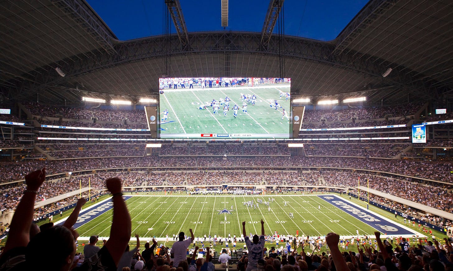 A Decade Later, AT&amp;T Stadium Still Represents the Future of the NFL | HKS  Architects