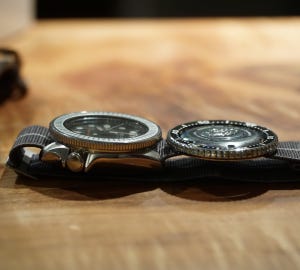 New coin-edge bezel installed (left), compared to sock Seiko bezel (right)