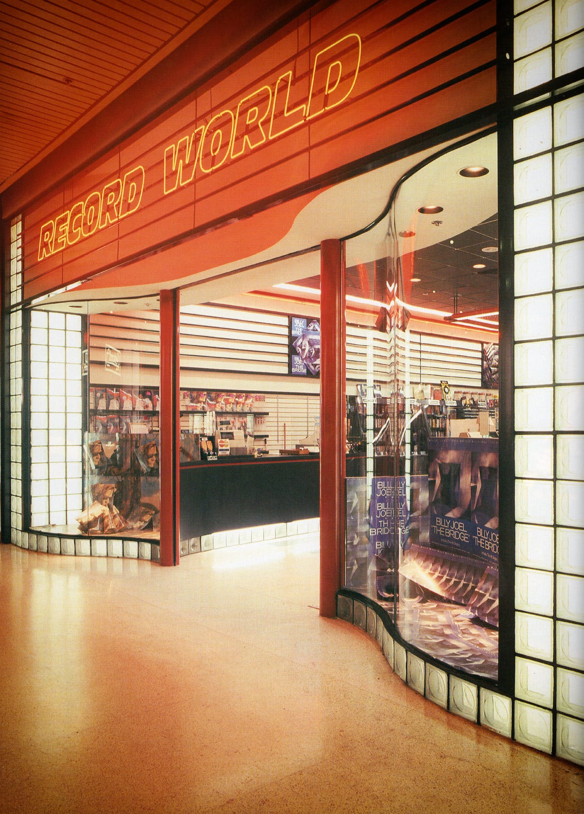 Store Showcase: Record World - Roosevelt Field Mall, Garden City, New York  - Mallwalkers
