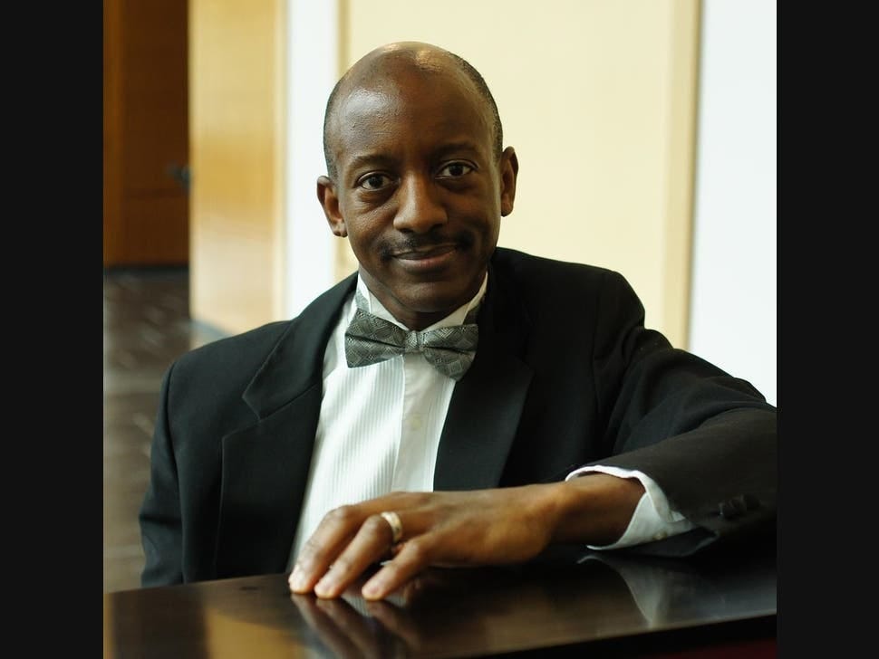  Vincent Craig, internationally acclaimed concert pianist, will perform at Quinnipiac University on Thursday, Nov. 17.