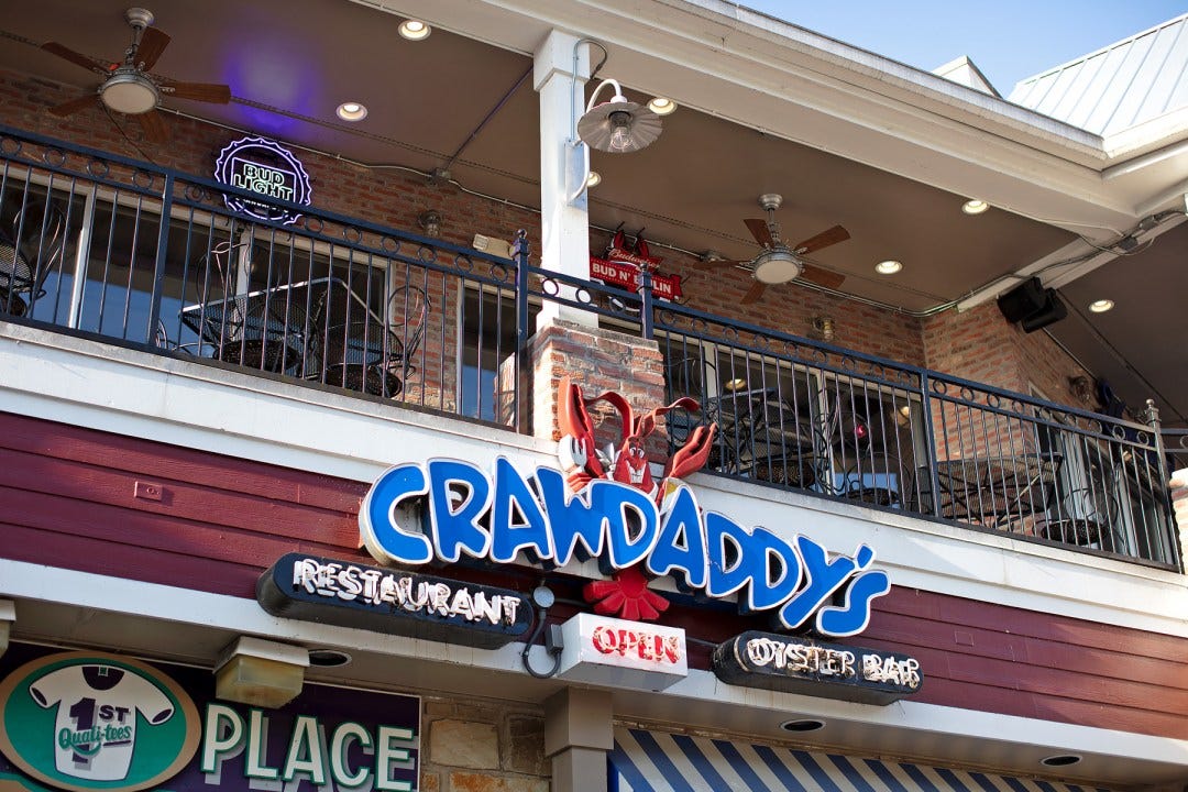 Top 10 Outdoor Dining Spots in the Great Smoky Mountains