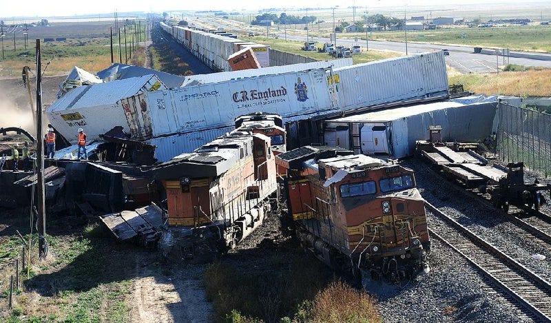 Three-train wreck in Texas hurts 4