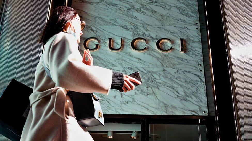 Gucci stores to accept cryptocurrencies in US - BBC News