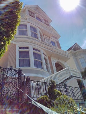 An image of the house used for the tv show Party of Five, as viewed from MapQuest.