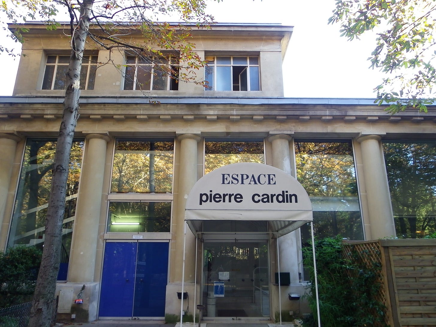 Archivo:Espace Cardin - Avenue Gabriel à Paris.JPG - Wikipedia, la  enciclopedia libre
