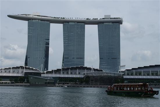SINGAPORE: Boat tours of the Singapore River