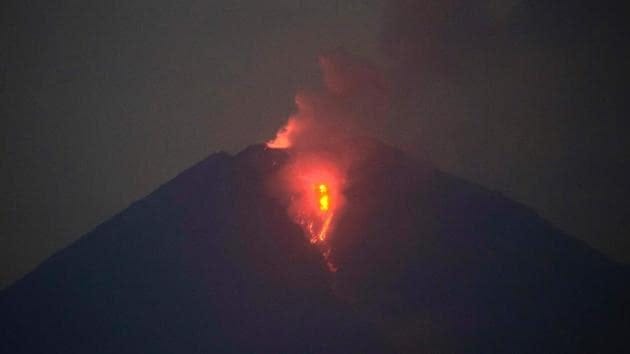 Photos: Indonesia&#39;s Mount Semeru volcano erupts, spewing lava and ash |  Hindustan Times
