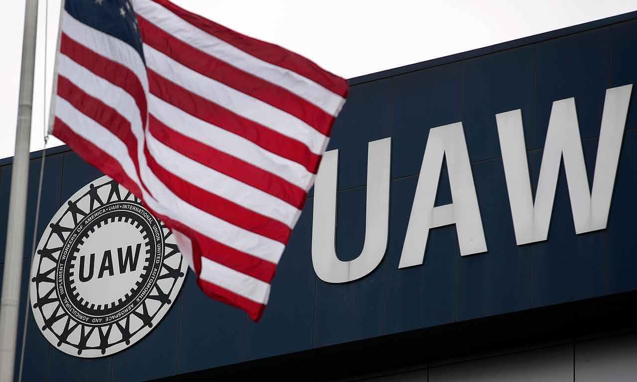 Ford, FCA talks with UAW continue | Automotive News