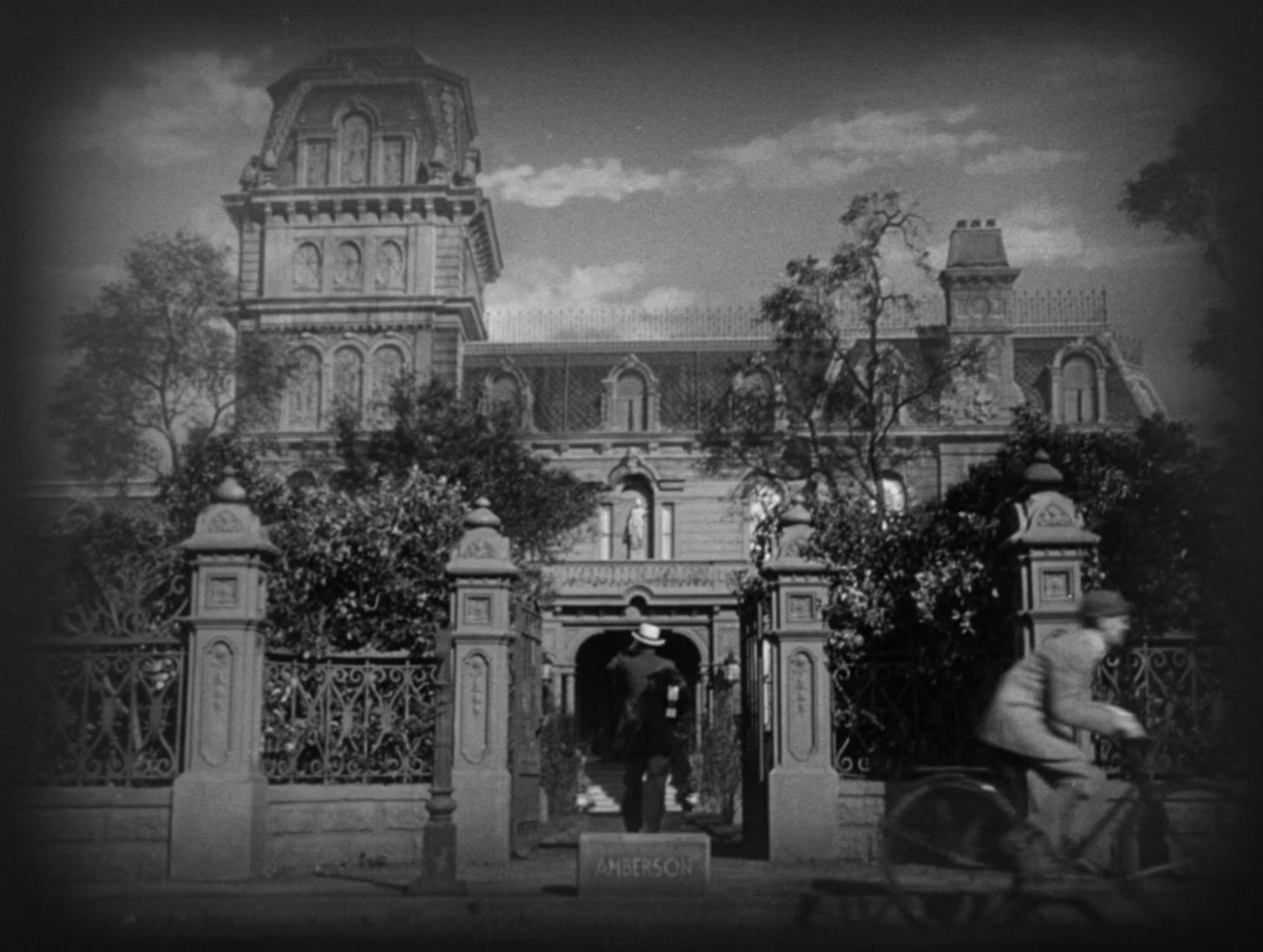 Orson Welles documents a family's dizzying decline in 'The Magnificent  Ambersons' | The Stanford Daily