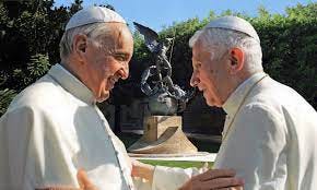 File:5 luglio 2013 - incontro tra Papa Francesco e Papa Benedetto XVI -  inaugurazione statua San Michele Arcangelo -.jpg - Wikimedia Commons