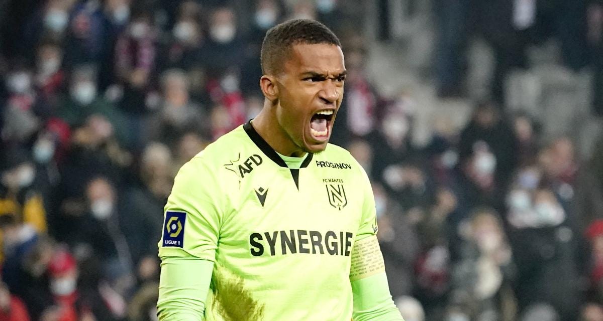 Alban Lafont's incredible performance against Lille