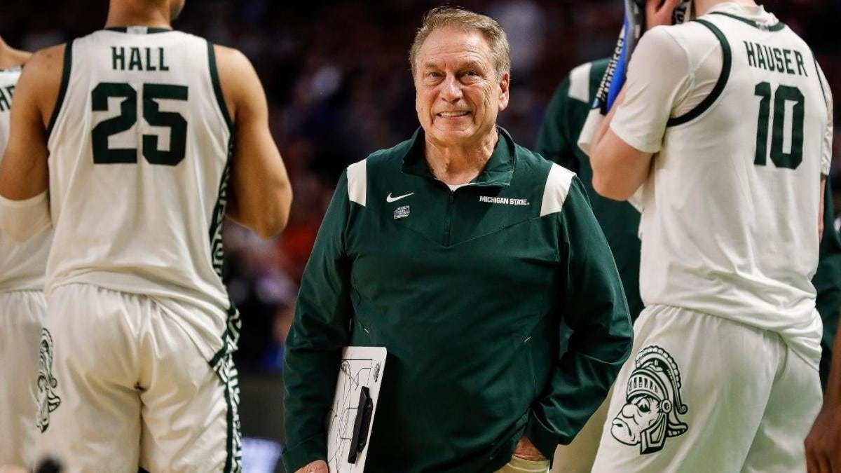Tom Izzo, Michigan State agree on new five-year rollover contract that  could make him a 'Spartan for life' - CBSSports.com