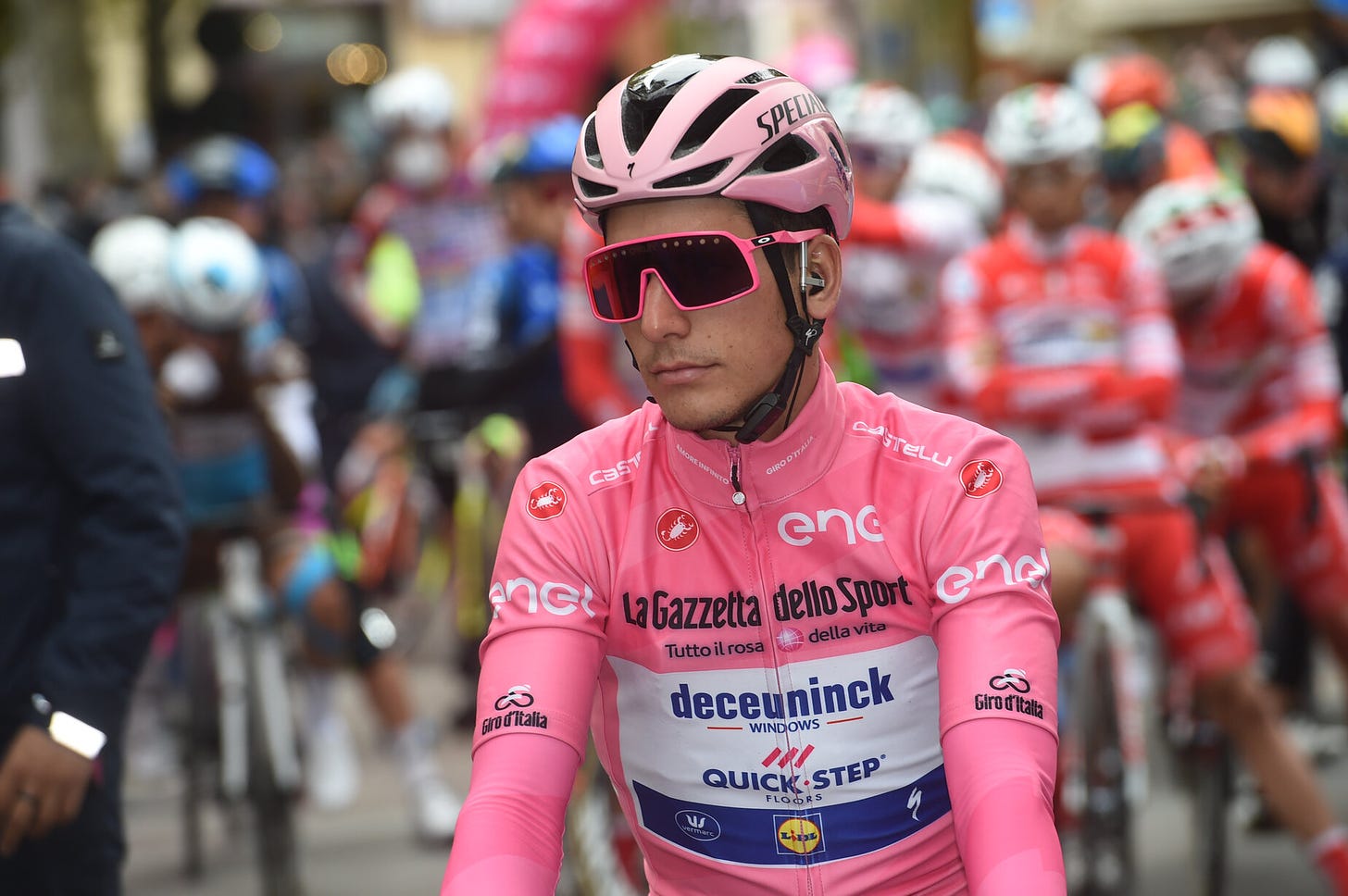 João Almeida pads pink jersey lead in Giro d'Italia's long time trial -  Canadian Cycling Magazine