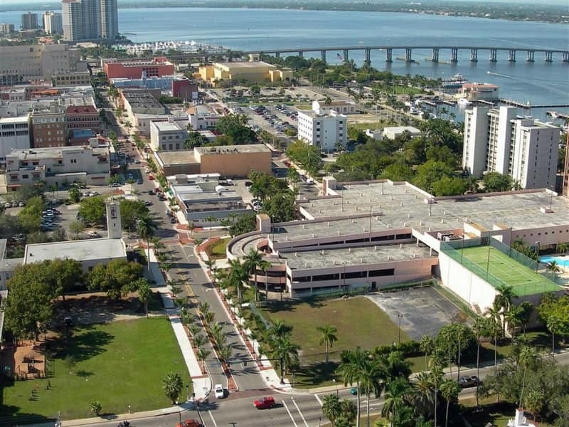 Fort Myers and the Caloosahatchee River
