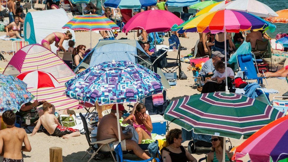 Beach-lovers beware: Umbrellas injure thousands a year - BBC News
